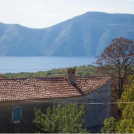 Isabella - Four Bedroom With Swimming Pool