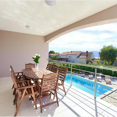 Willa Isabella - Four Bedroom With Swimming Pool