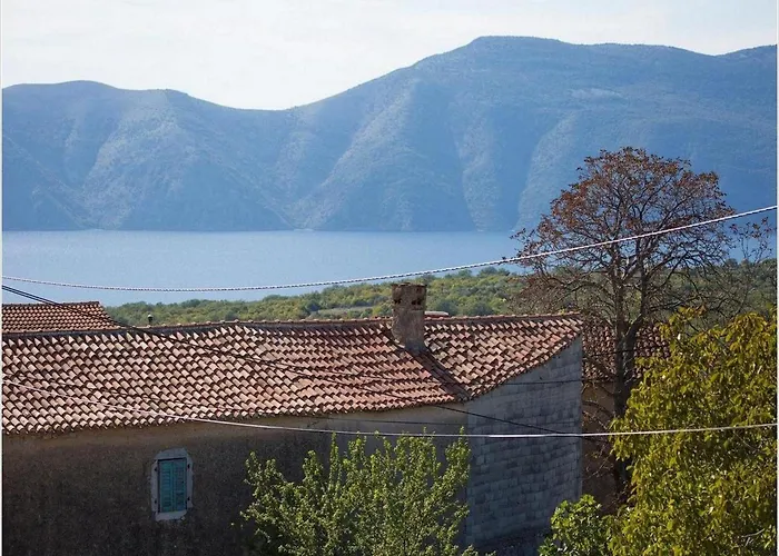 Isabella - Four Bedroom With Swimming Pool