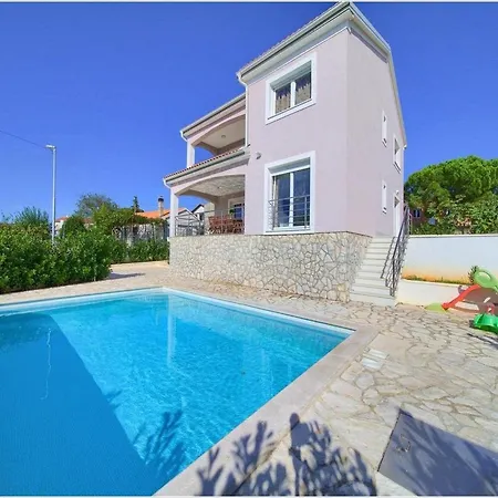 Isabella - Four Bedroom With Swimming Pool Villa