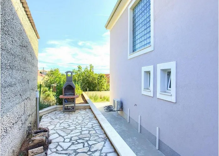Vila Isabella - Four Bedroom With Swimming Pool *