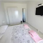 Isabella - Four Bedroom With Swimming Pool 빌라